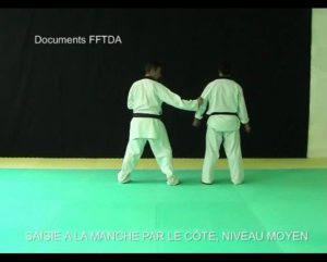 saisie-a-la-manche-par-le-côté-au-niveau-moyen